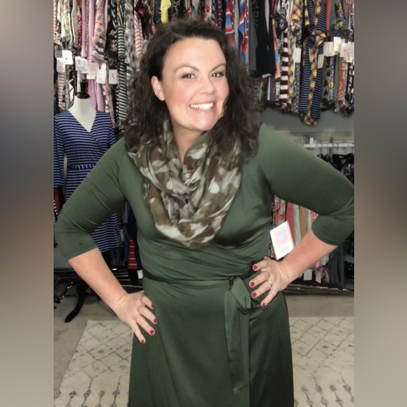 Deep Green Wrap Dress - Picture 4 of 5